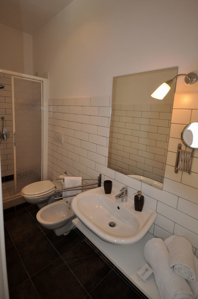 רומא Le Suites Di Tevere Home מראה חיצוני תמונה